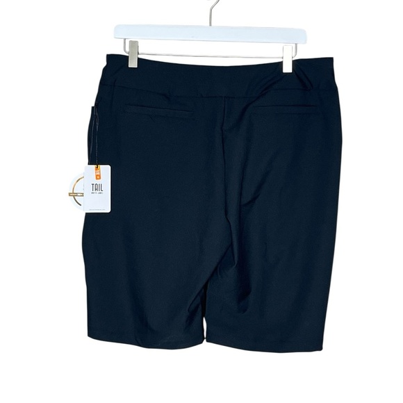 TAIL‎ Black Pullon Slant Seam Shorts - Picture 2 of 7